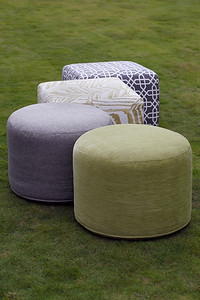 Round Pouf