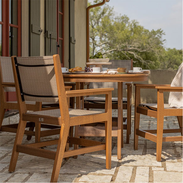 Harbor 38" Round Dining Table