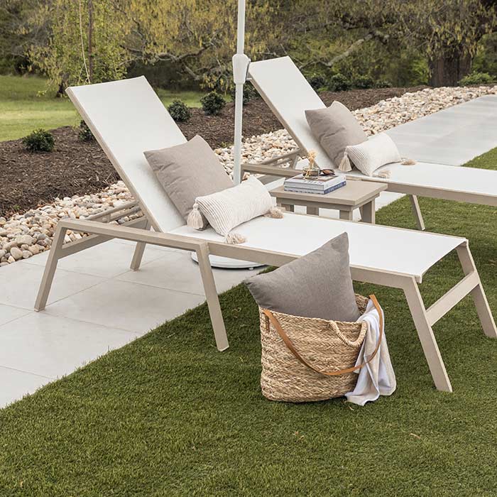 Vida Outdoor Sling Chaise Lounge