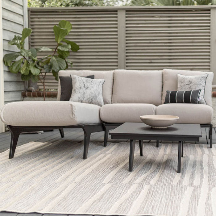 Hartley Sofa for Outdoor