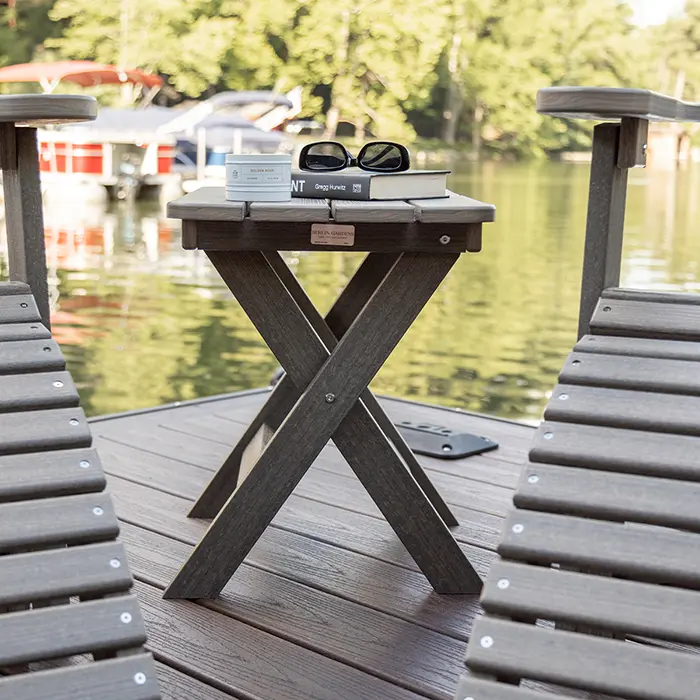 Folding End Table Berlin Gardens