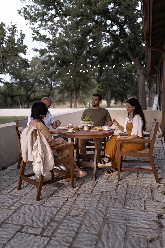 Harbor 38" Round Dining Table