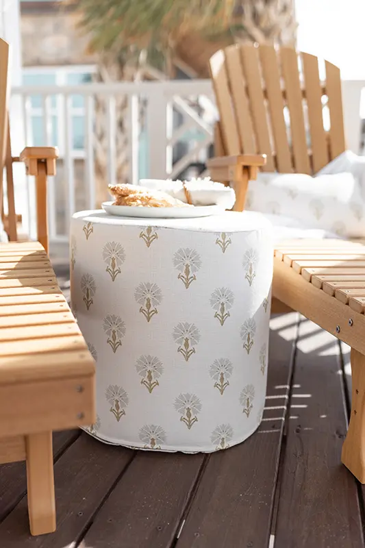 Lily Hive 18" x 18" x 18" Round Pouf