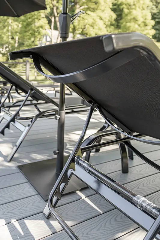 Murphy Sling Chaise Lounge with Arms