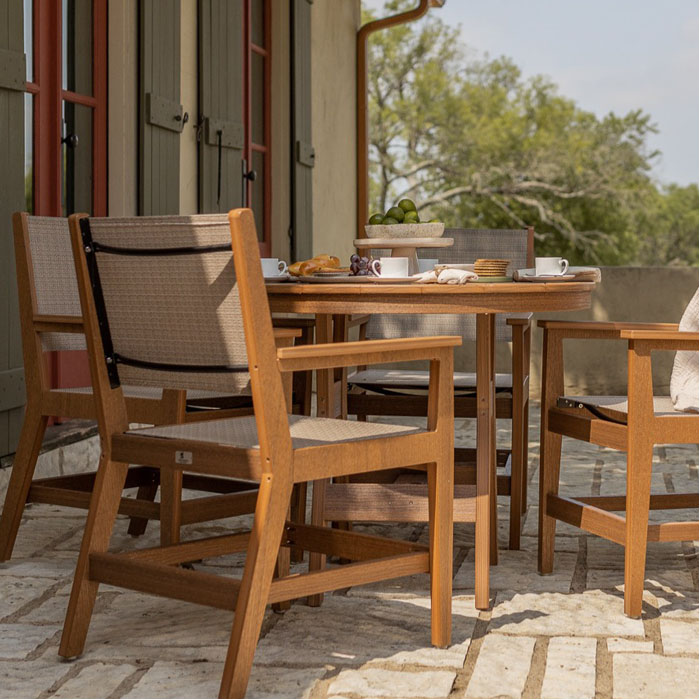 Harbor 60" Round Bar Table