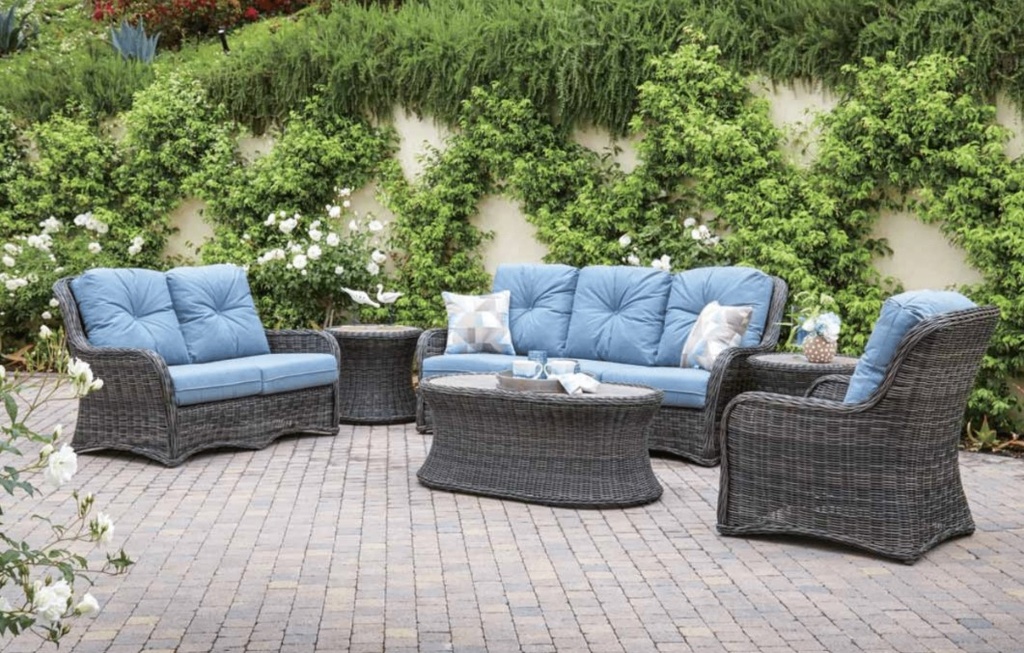 Westhampton Loveseat